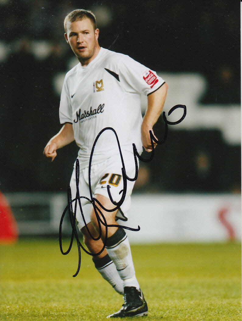 MK DONS HAND SIGNED ALAN NAVARRO 6X4 Photo Poster painting 1.