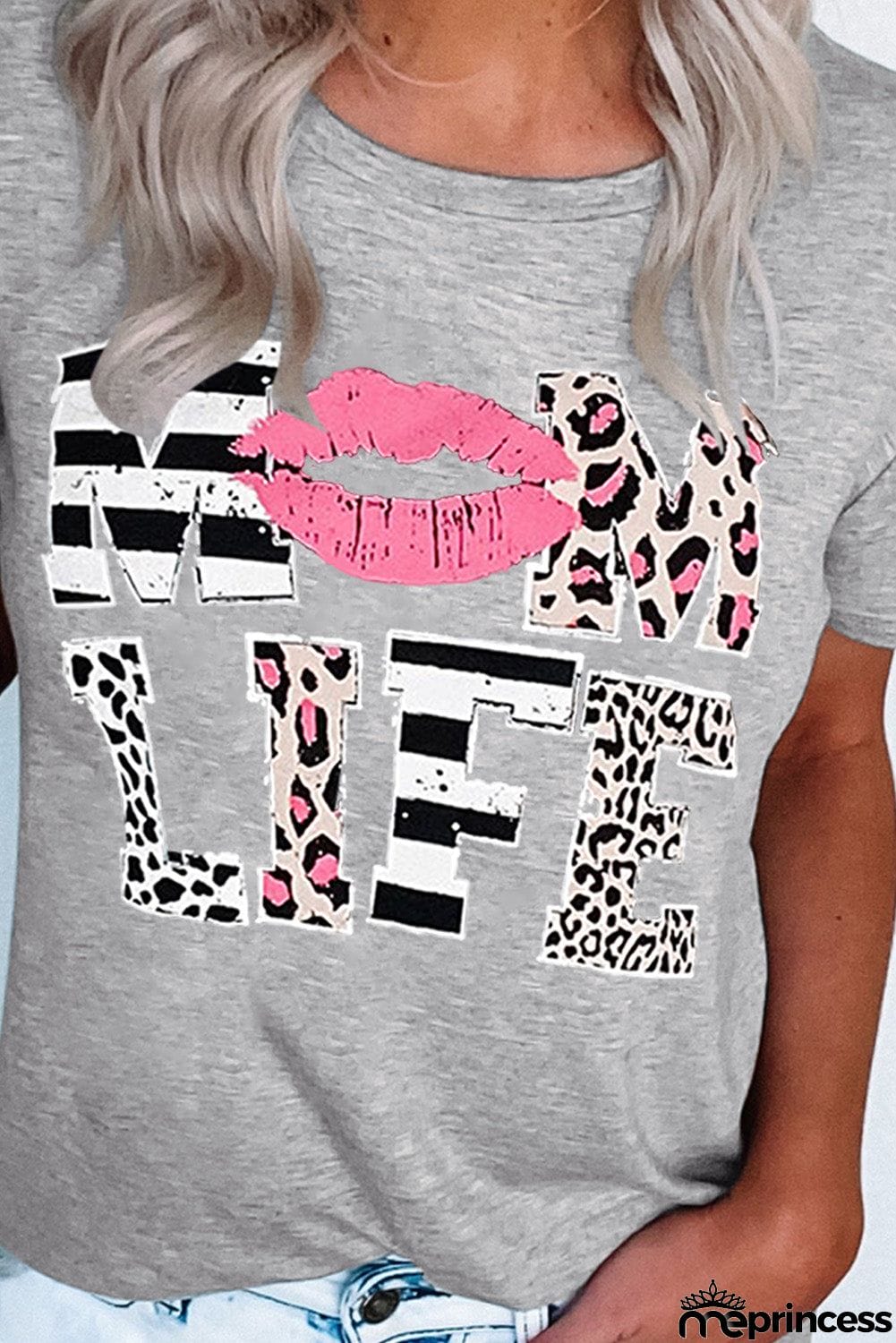 Mom Life Lips Gray T-Shirt