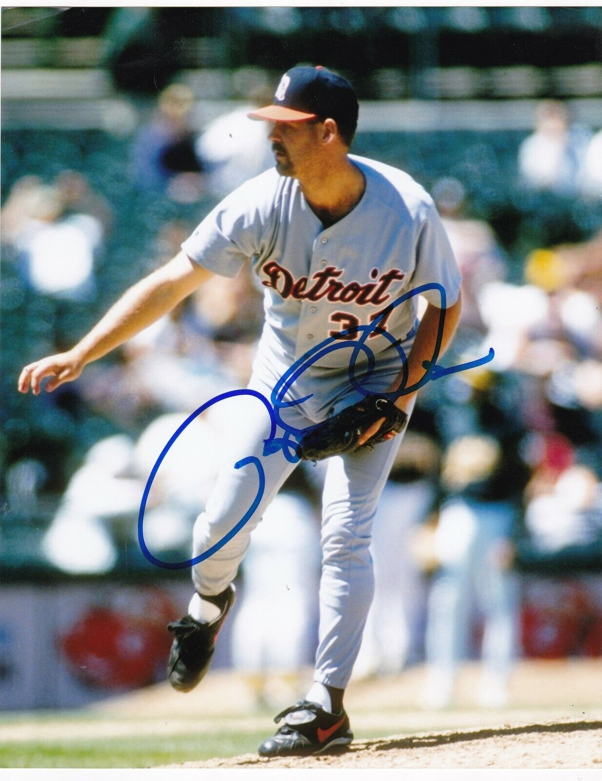 GREGG OLSON DETROIT TIGERS ACTION SIGNED 8x10