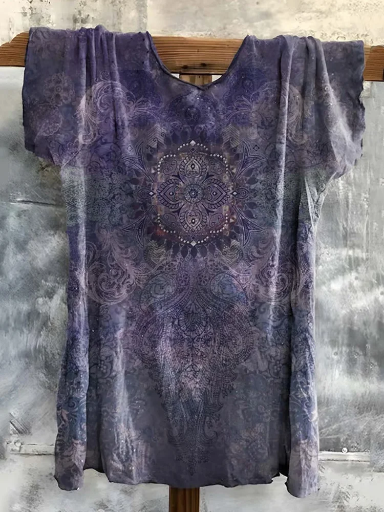 Women's Hippie Print V-neck T-shirt