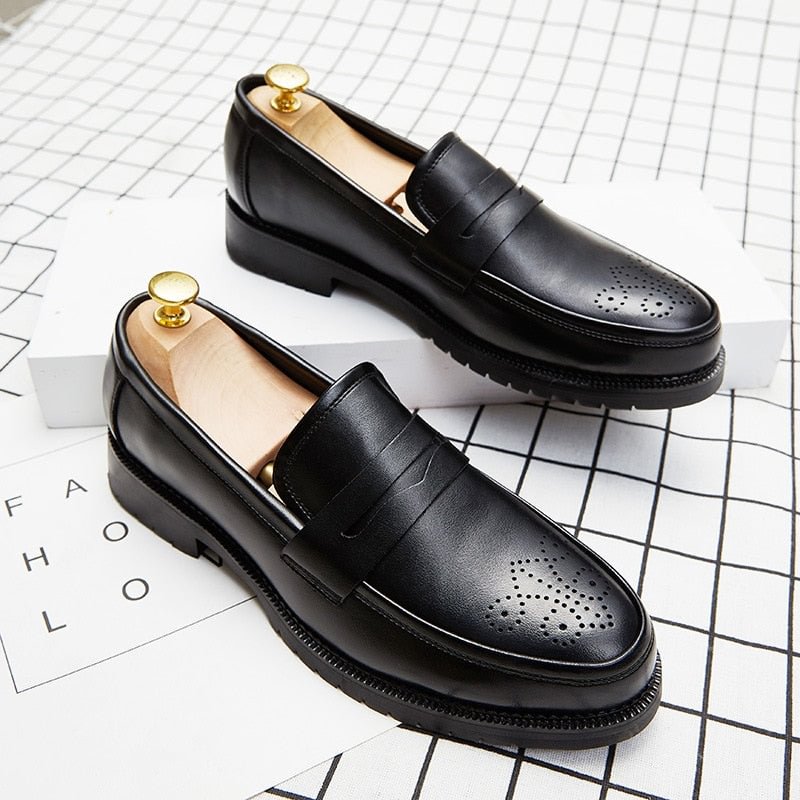 2020 Luxury Brand Penny Loafers men Casual shoes Slip On Leather Dress Shoes Size 38-44 Brogue Carving Loafer Driving Party