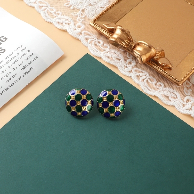 Retro Round Alloy Inlay Pearl Women’s Ear Studs 1 Pair