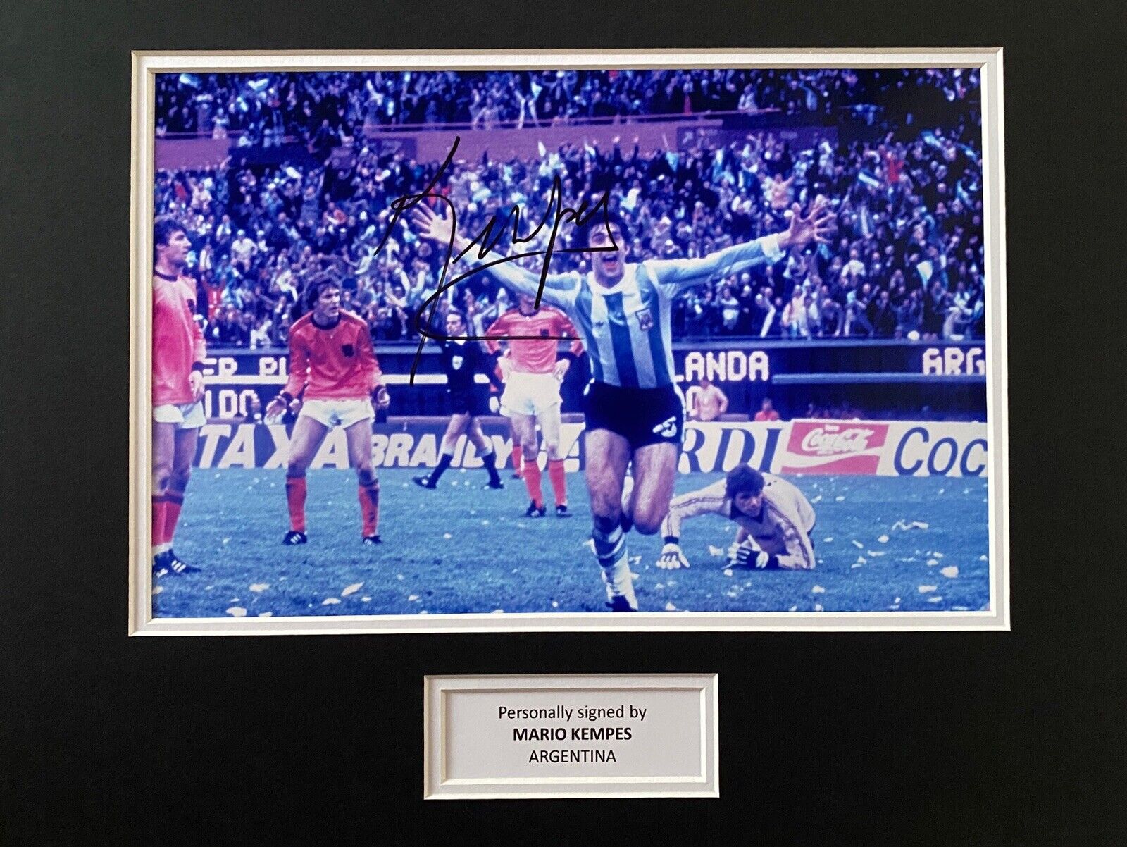 Mario Kempes Hand Signed Argentina Photo Poster painting In 16x12 Mount Display, See Proof