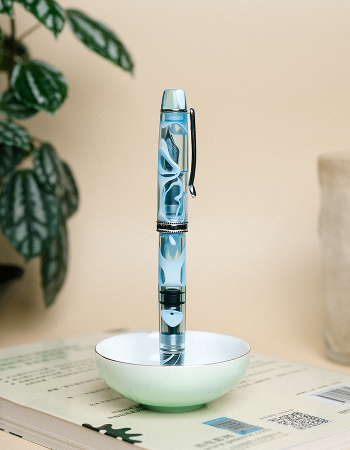 TIANZI T01 Piston-filling Fountain Pen in Skyblue