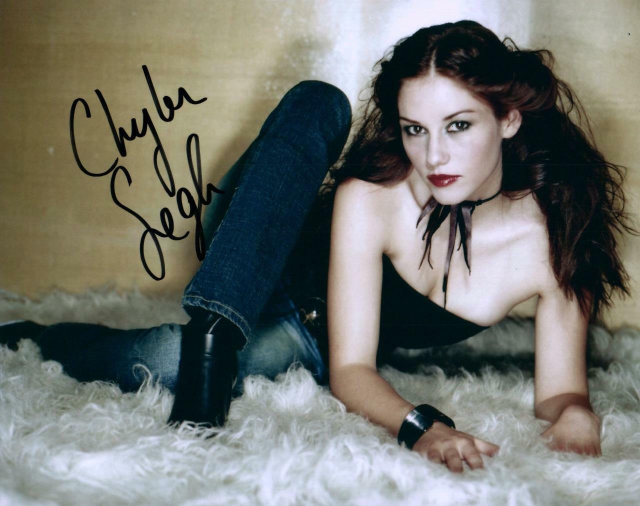 Chyler Leigh Signed 8x10 Picture Autographed Photo Poster painting with COA