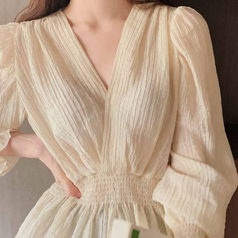 Blusas 2021 Spring Sweet Shirt Elegant Korean Style Pleated Casual Lady Tops V-neck Elastic Waist Puff Sleeve Blouse Women 12728