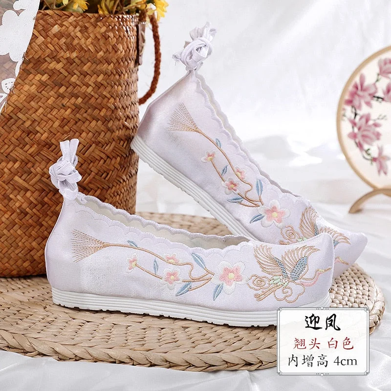 New Hanfu shoes, embroidered shoes, women's antiquity shoes, heightened Chinese elements, ancient bow shoes