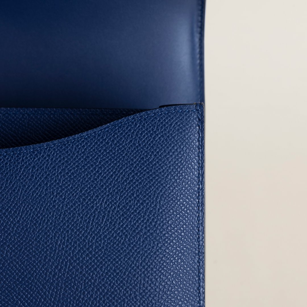 Constance 24CM Epsom 73 Bleu sapphire PHW