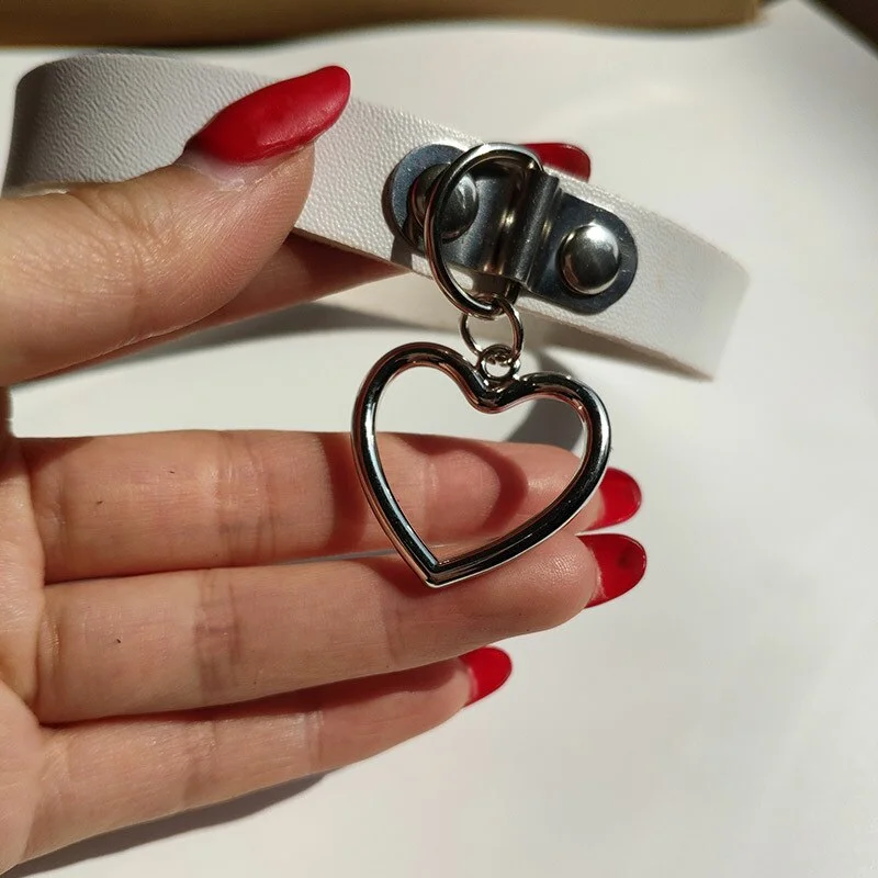 Billionm Fashion Sexy Harajuku Handmade Heart Pendant Choker Laser Light Necklace Punk Cute kawaii Leather Collar Chocker Spikes Torques