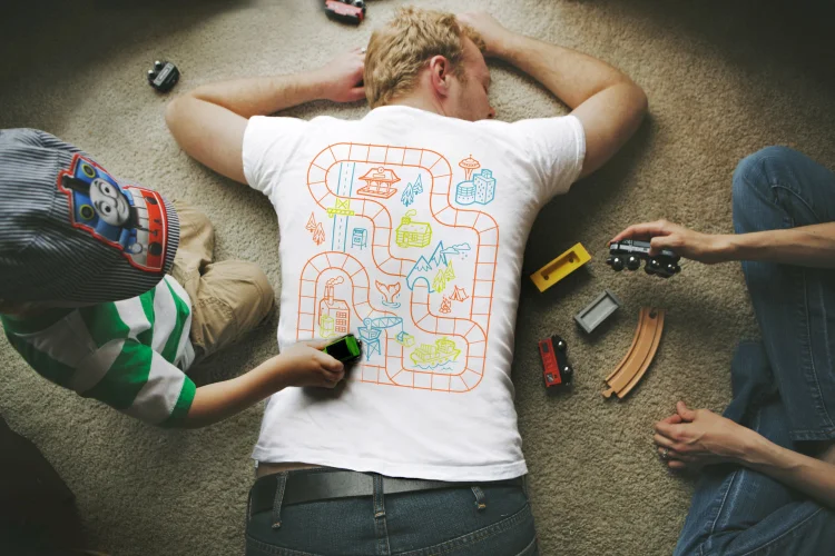 🤣Play Shirt, Massage Shirt, Perfect Father's Gift Road Map Road on Your Back Play Car Mat Gift Papa Grandpa - Unisex