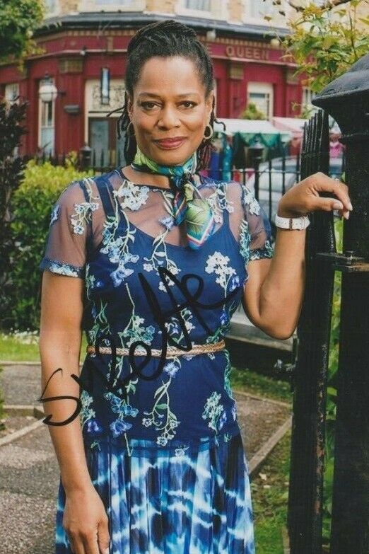 Suzette Llewellyn **HAND SIGNED** 6x4 Photo Poster painting ~ Eastenders ~ AUTOGRAPHED