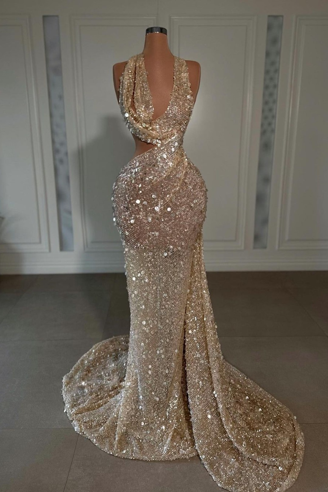 Daisda Sequins V-Neck Sleeveless Hatler Sexy Long Prom Dress