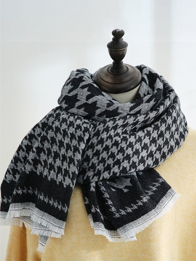 Cashmere Casual Houndstooth Fringed Scarf