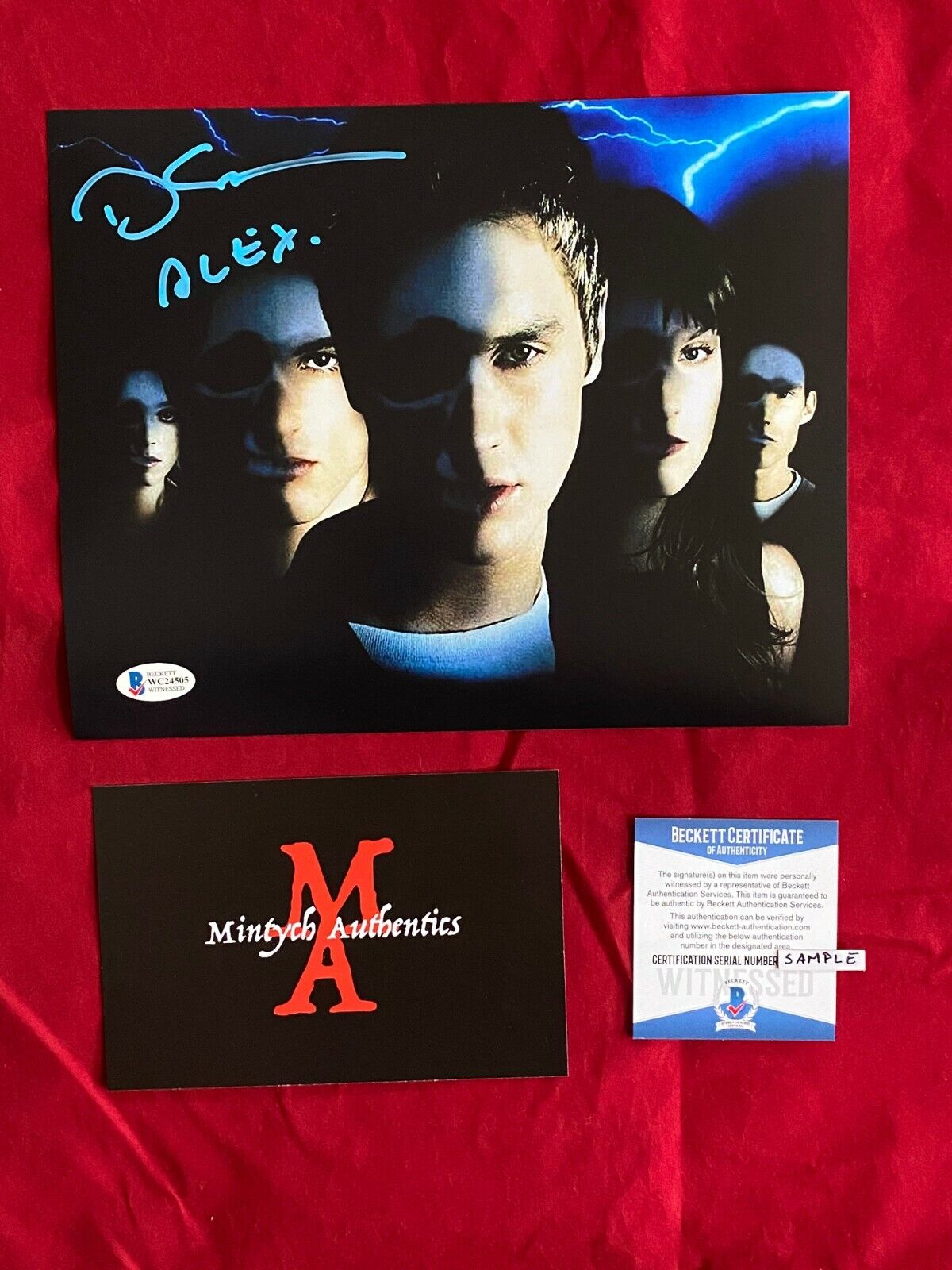 DEVON SAWA AUTOGRAPHED SIGNED 8x10 Photo Poster painting! FINAL DESTINATION! BECKETT COA!