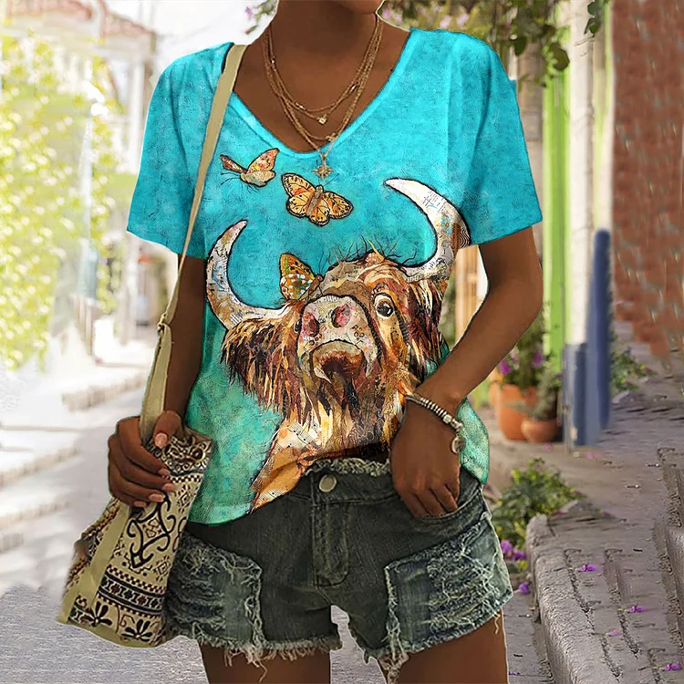 VChics Highland Cow Play With Butterfly Print V-Neck Casual T-Shirt