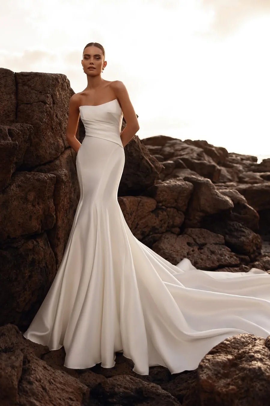 Daisda Stain White Sleeveless Strapless Mermaid Wedding Dress 