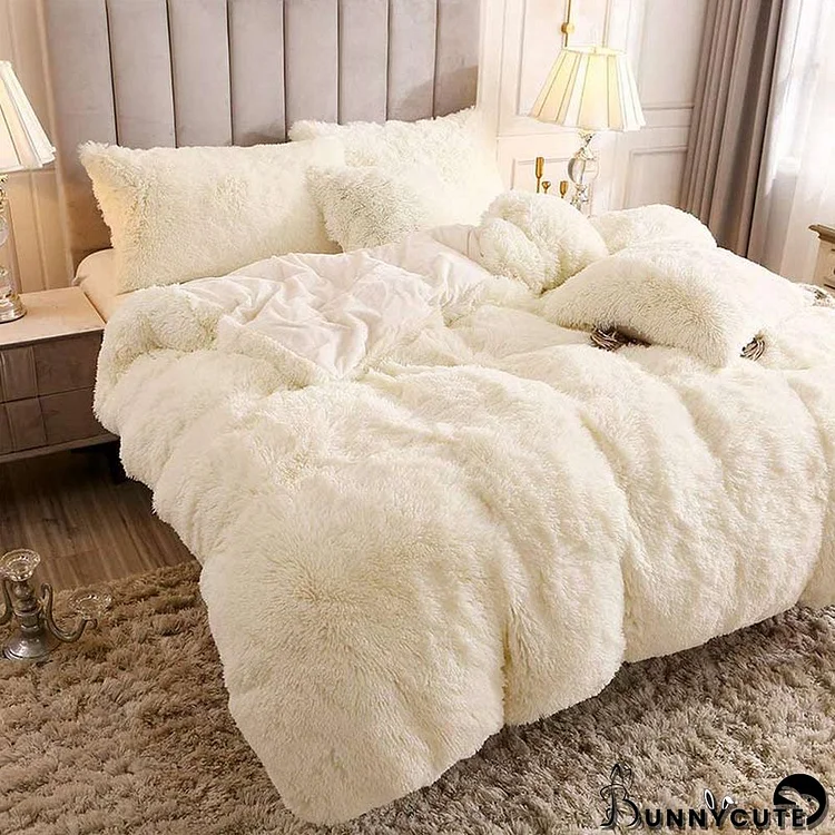 Color Plush Bedding Set Three Pieces