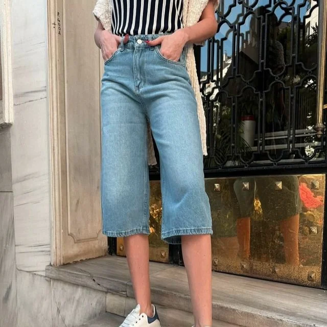 Pocket Low Straight-Leg Washed Shorts Denim Waist