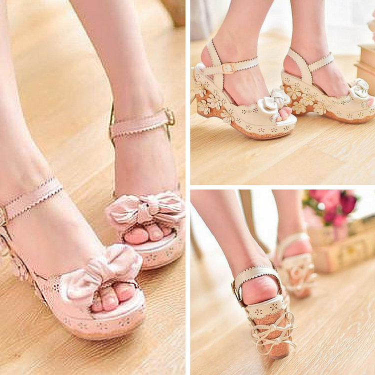 White/Pink Princess Floral Platform Heels SP166391