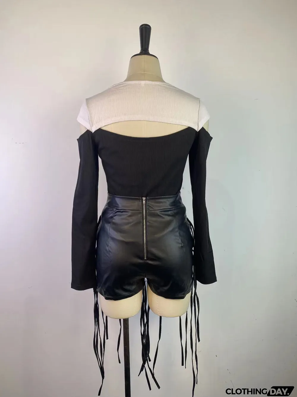 Women Contrast Cut Out Shoulder Long Sleeve T-Shirt