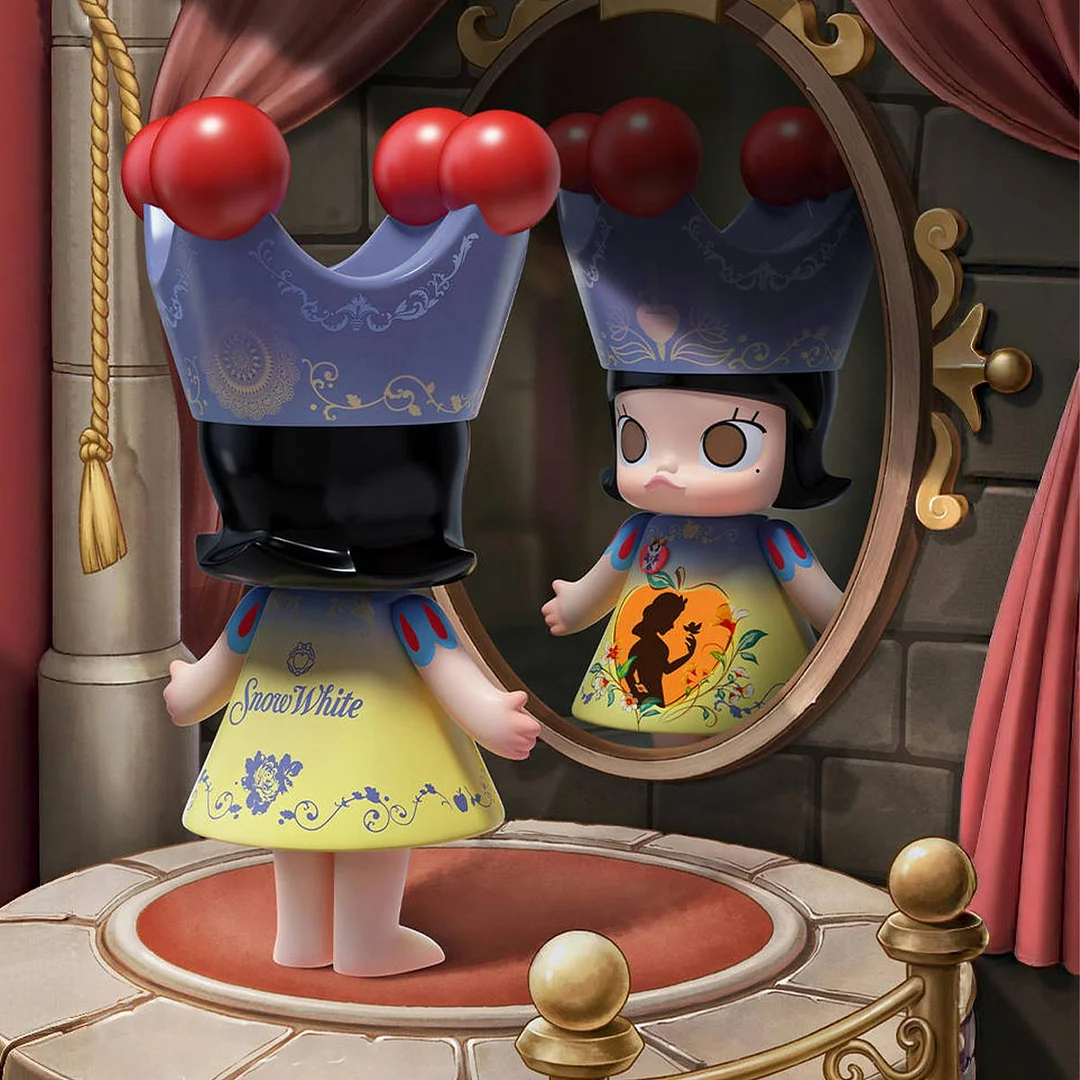 【Pre-sale】POP MART MEGA ROYAL MOLLY 100% Snow White