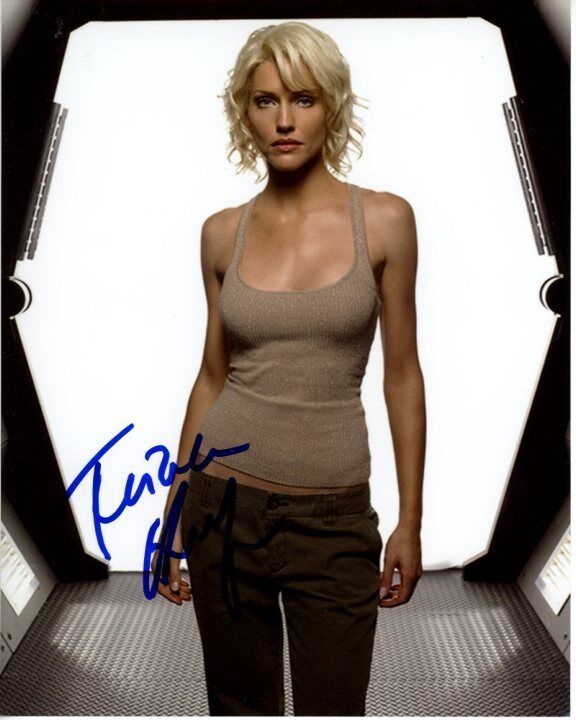 TRICIA HELFER signed BATTLESTAR GALACTICA NUMBER SIX SHELLY GODFREY Photo Poster painting