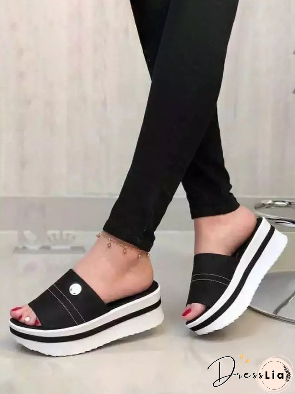 Metal Nails Casual Platform Sandals