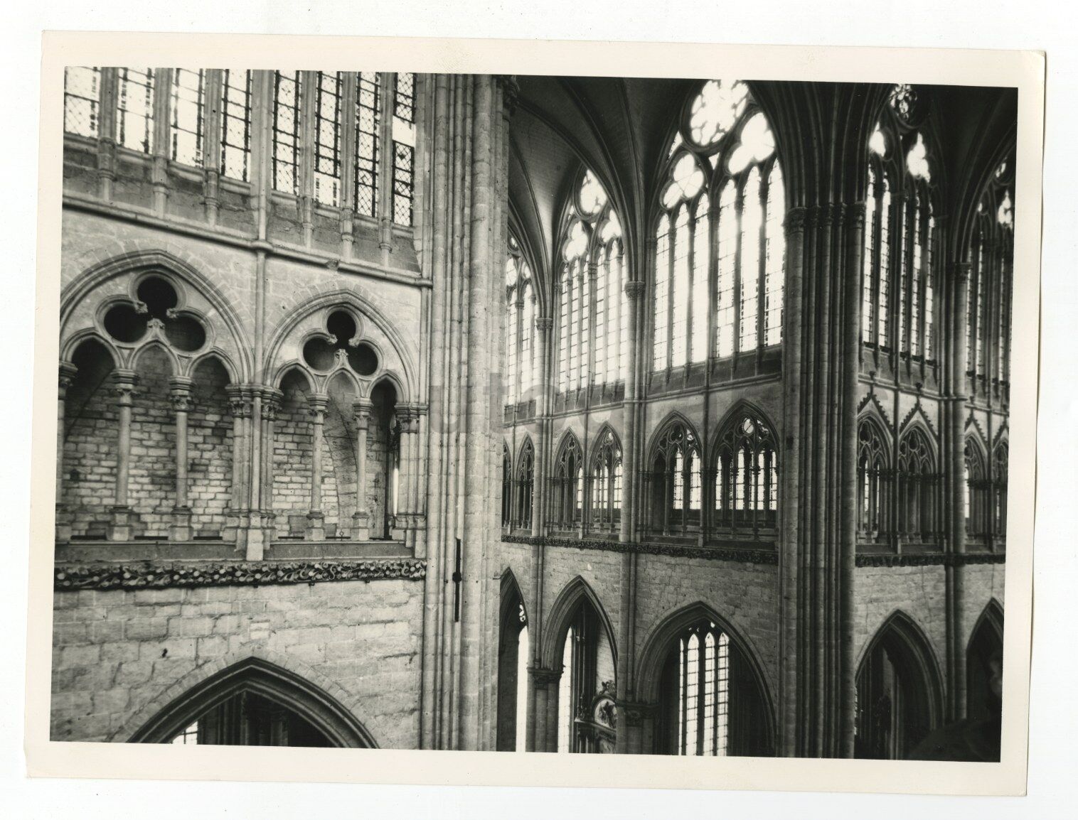 Amiens French Cathedral - Vintage 7x9 Publication Photo Poster paintinggraph - France