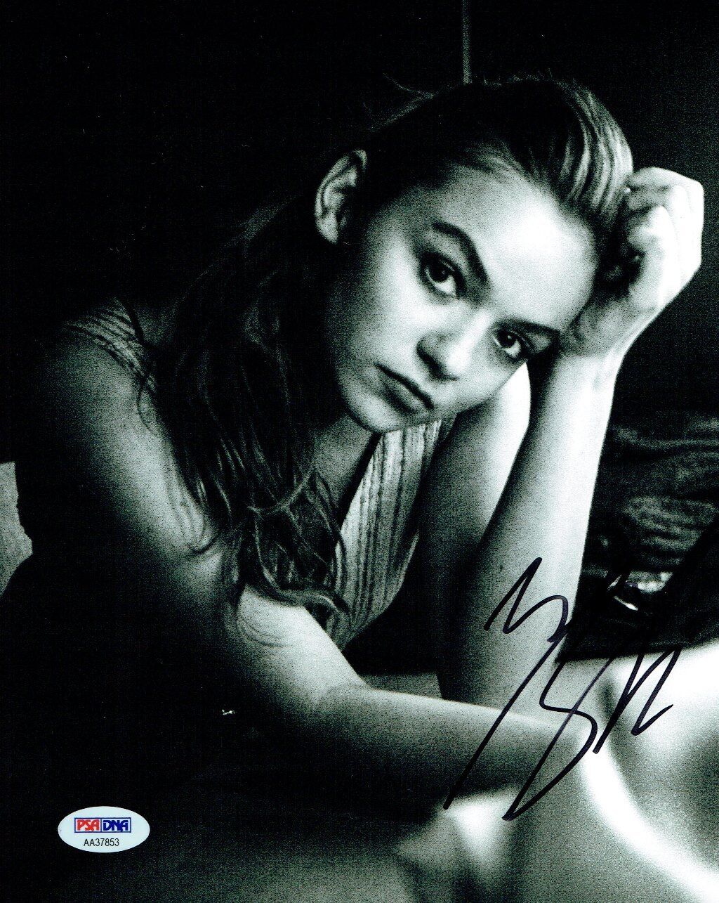 Morgan Saylor Signed Homeland Autographed 8x10 B/W Photo Poster painting PSA/DNA #AA37853