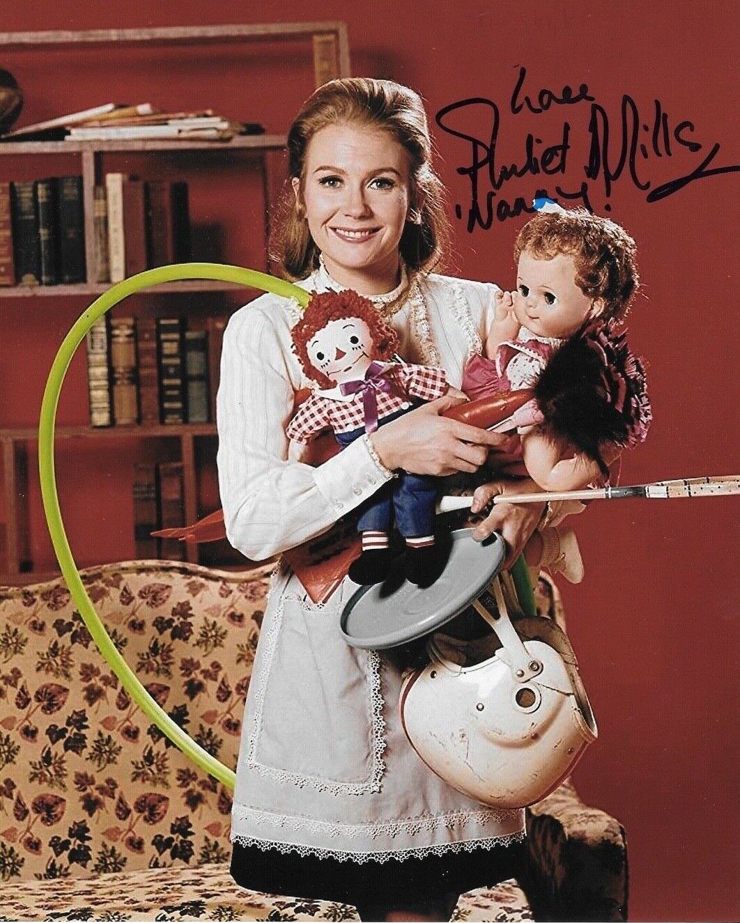 * JULIET MILLS * signed 8x10 Photo Poster painting * NANNY AND THE PROFESSOR * COA * 6