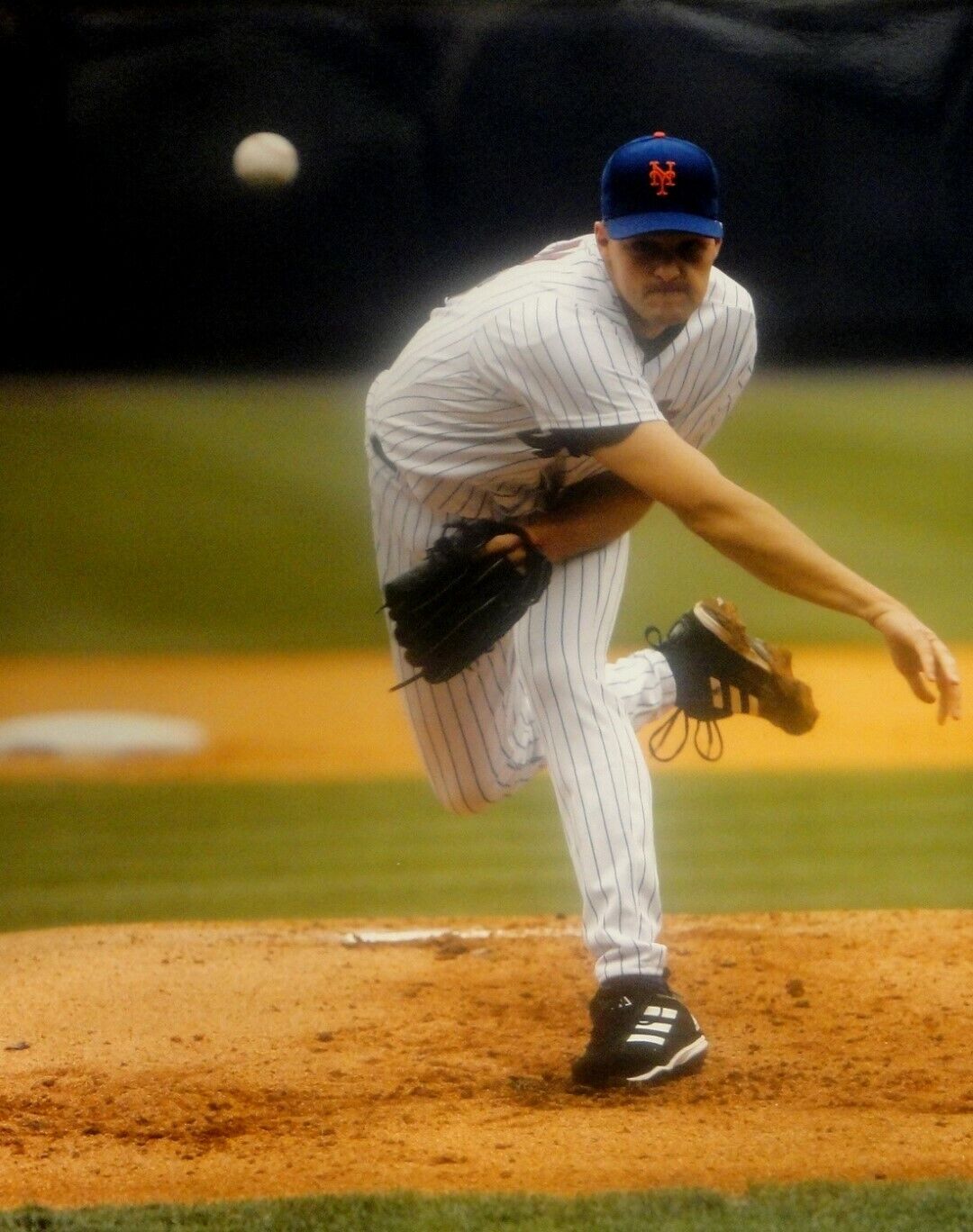 Aaron Heilman Unsigned 16x20 Photo Poster painting New York Mets Pitching Follow Thru