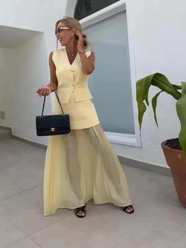 Nigikala Nigikala Women's 2025 Summer New V-Neck Gold Button Knitted Vest + Folding Skirt Suit