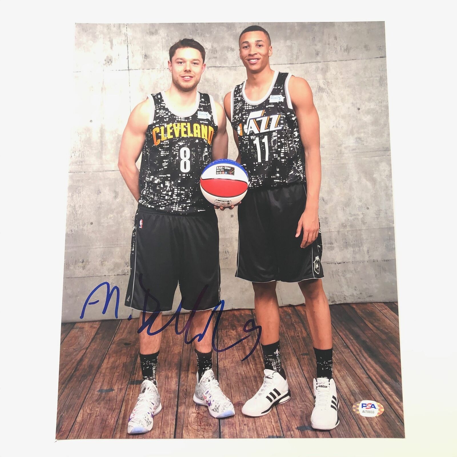 Matthew Dellavedova signed 11x14 Photo Poster painting PSA/DNA Cleveland Cavaliers Autographed