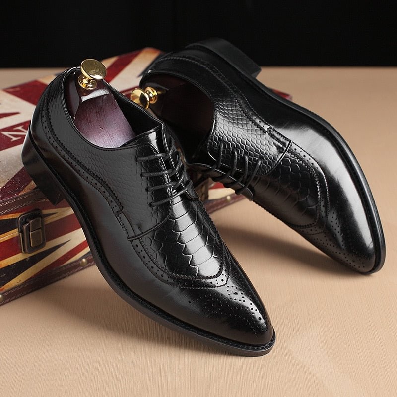 2020 High Quality Italian Leather Shoes Men Fashion Business Shoes Casual Shoes Pointed Toe Shoes Wedding Flat Dress Party Shoes