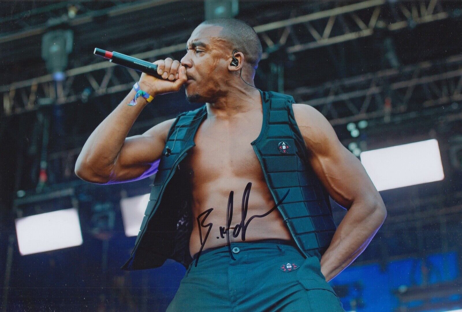 BUGZY MALONE HAND SIGNED 12X8 Photo Poster painting MUSIC AUTOGRAPH 1