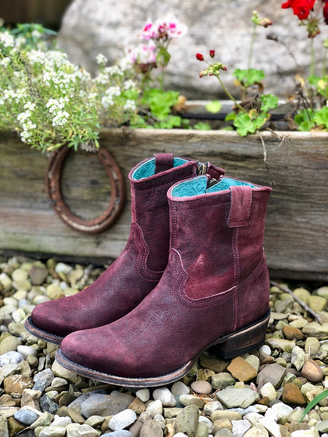Corral Women's Distressed Wine Shortie Ankle Boots C3416
