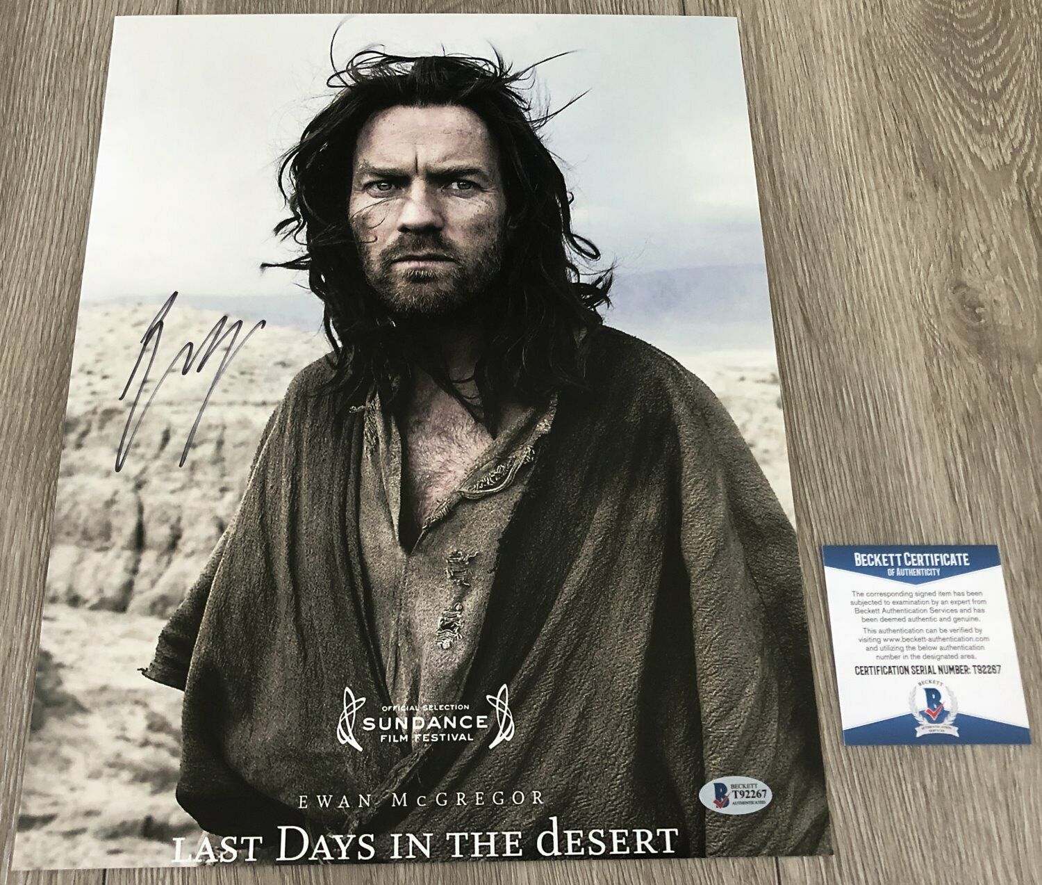 EWAN MCGREGOR SIGNED LAST DAYS IN THE DESERT 11x14 Photo Poster painting w/PROOF BECKETT BAS COA