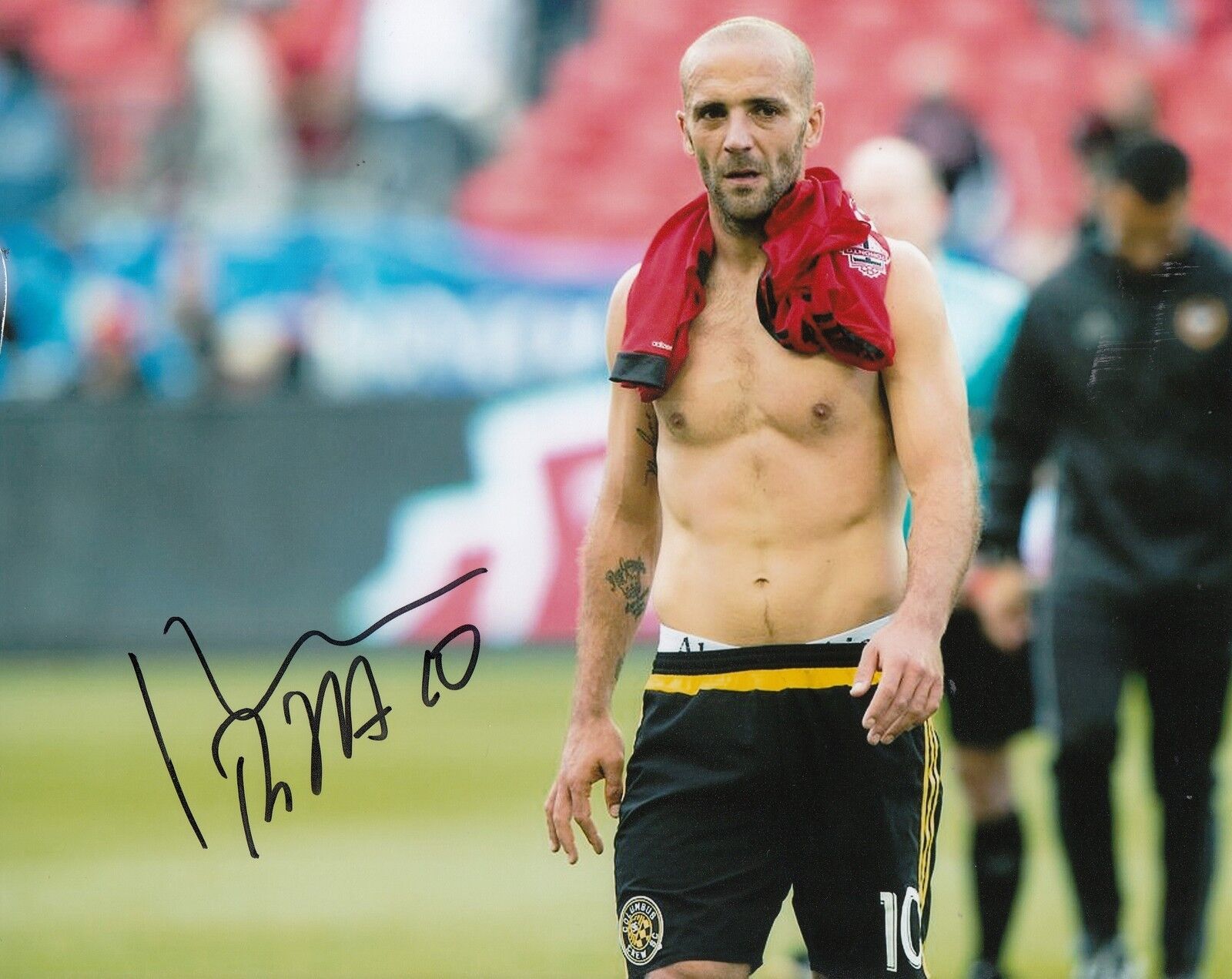 FEDERICO HIGUAIN signed (COLUMBUS CREW) MLS SOCCER autograph 8X10 Photo Poster painting W/COA #1