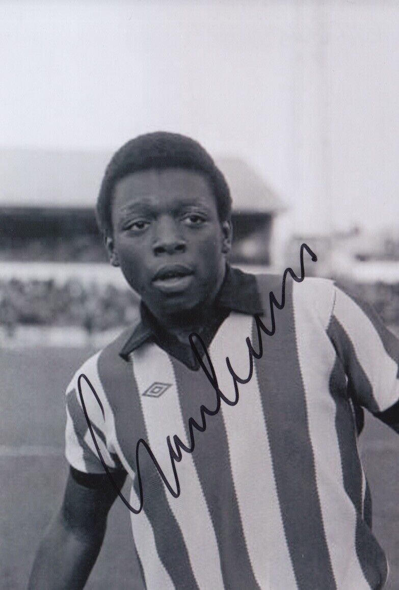 GARTH CROOKS HAND SIGNED 6X4 Photo Poster painting STOKE CITY FOOTBALL AUTOGRAPH 4