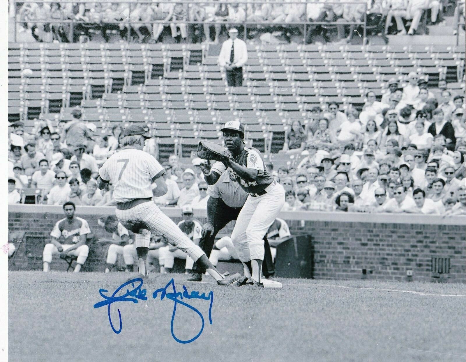 RICK MONDAY LOS ANGELES DODGERS W/ HANK AARON ACTION SIGNED 8x10