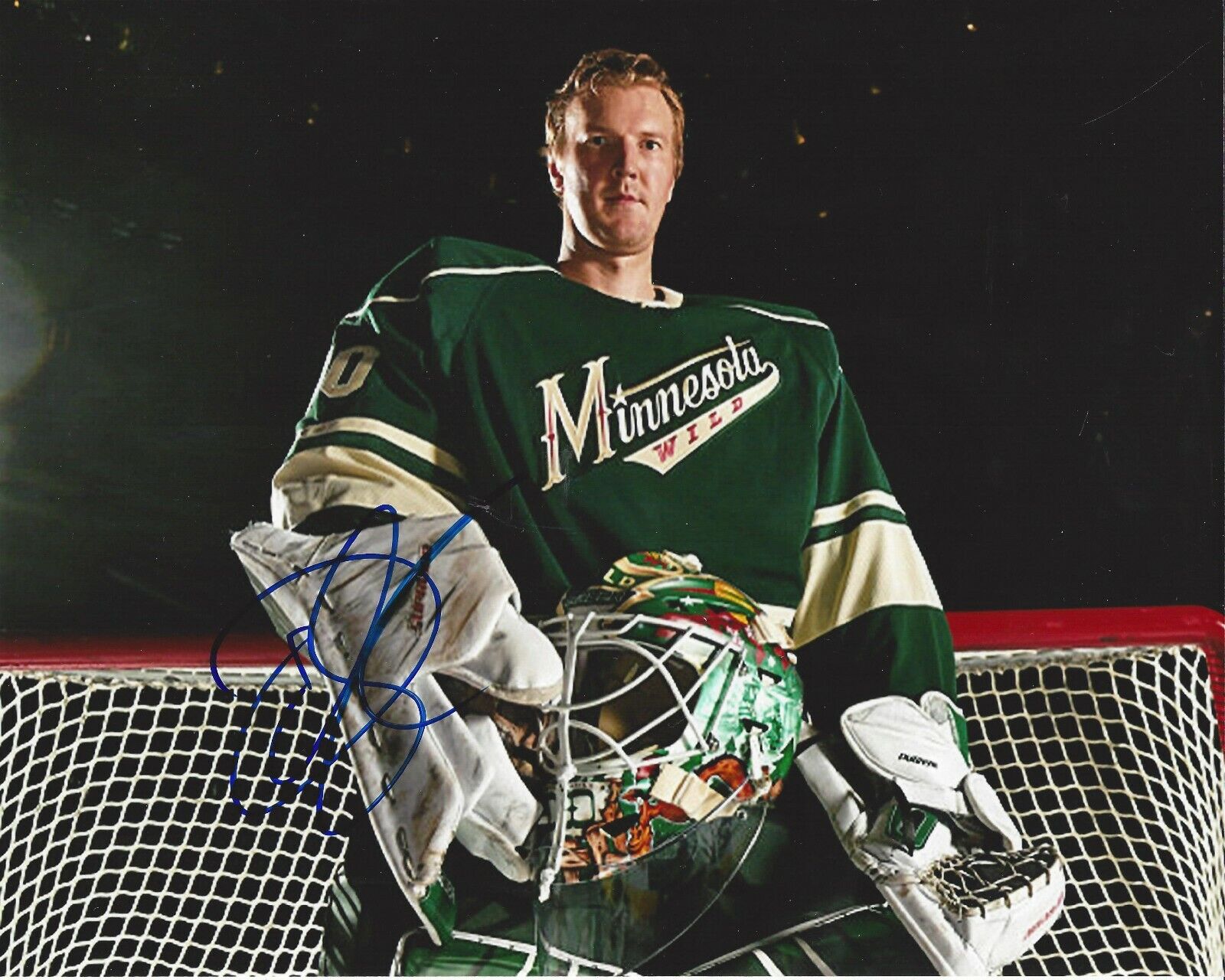 Devan Dubnyk Autographed 8x10 Minnesota WildB102