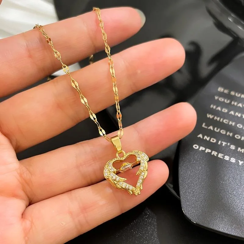 Heart Of The Ocean Necklace
