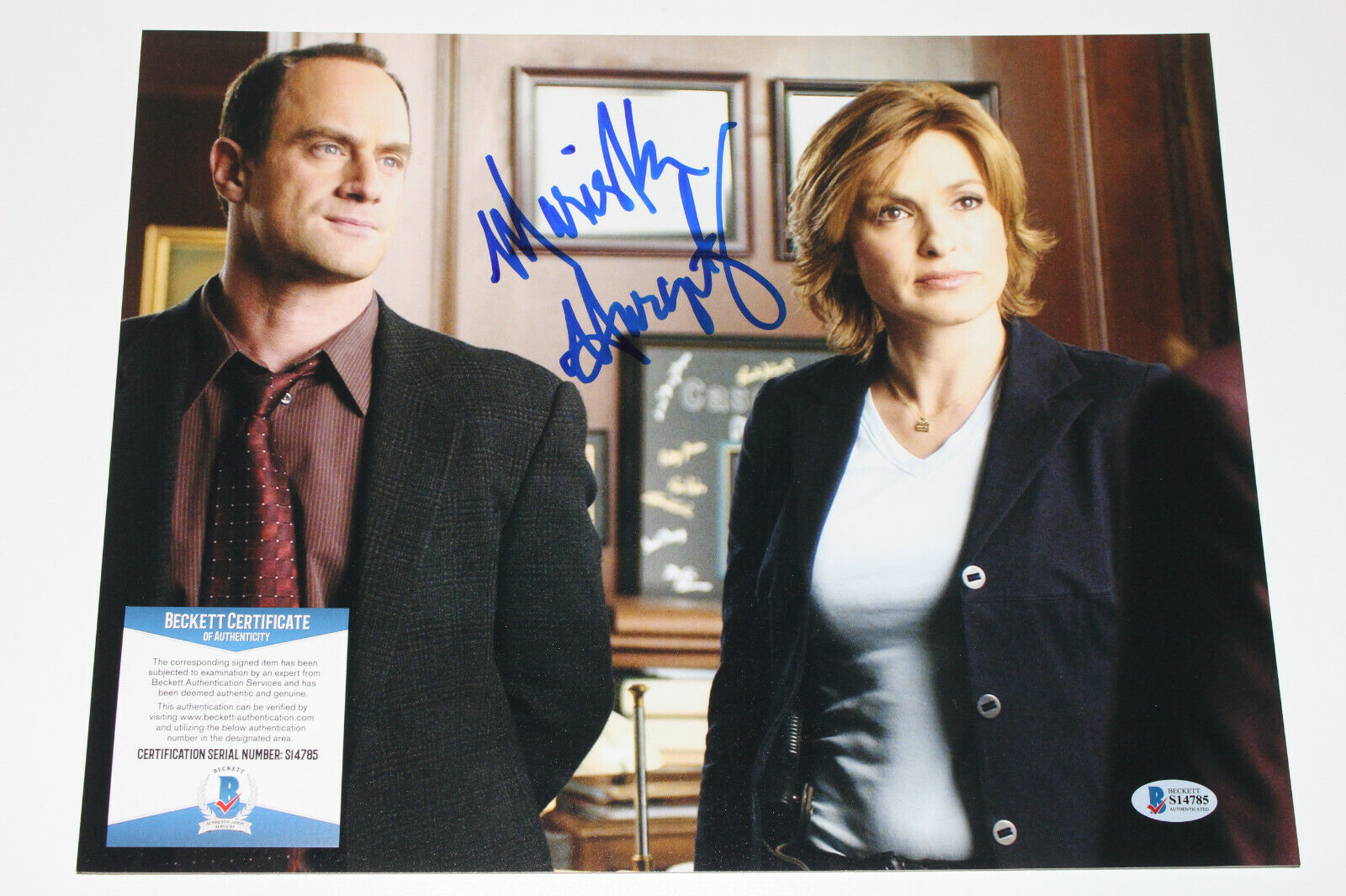 MARISKA HARGITAY SIGNED AUTHENTIC 'LAW & ORDER: SVU' 11X14 Photo Poster painting BECKETT COA BAS