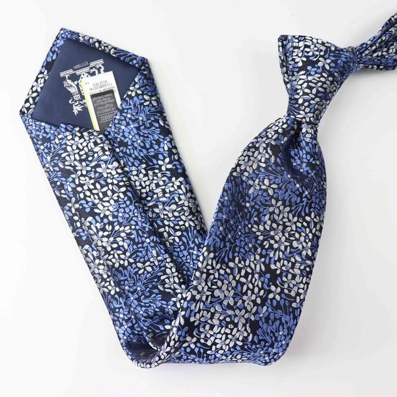 Cravate en soie bleu à motif de lavande- SOIE PLUS