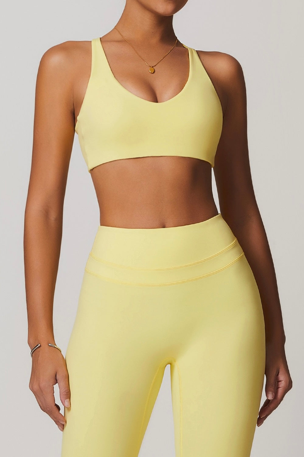 Scoop Crossover Twist Back Sports Bra