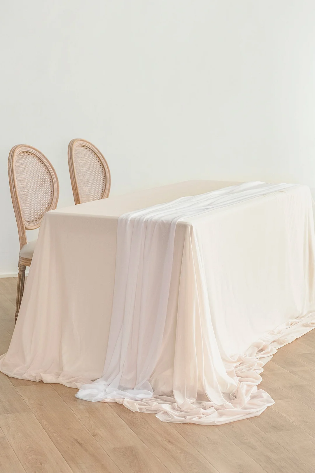 Head Table Flower Garland in White & Beige