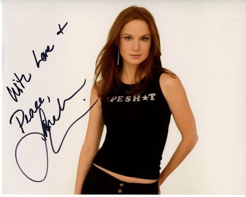 Sarah wayne callies signed autographed apesh*t t-shirt Photo Poster painting