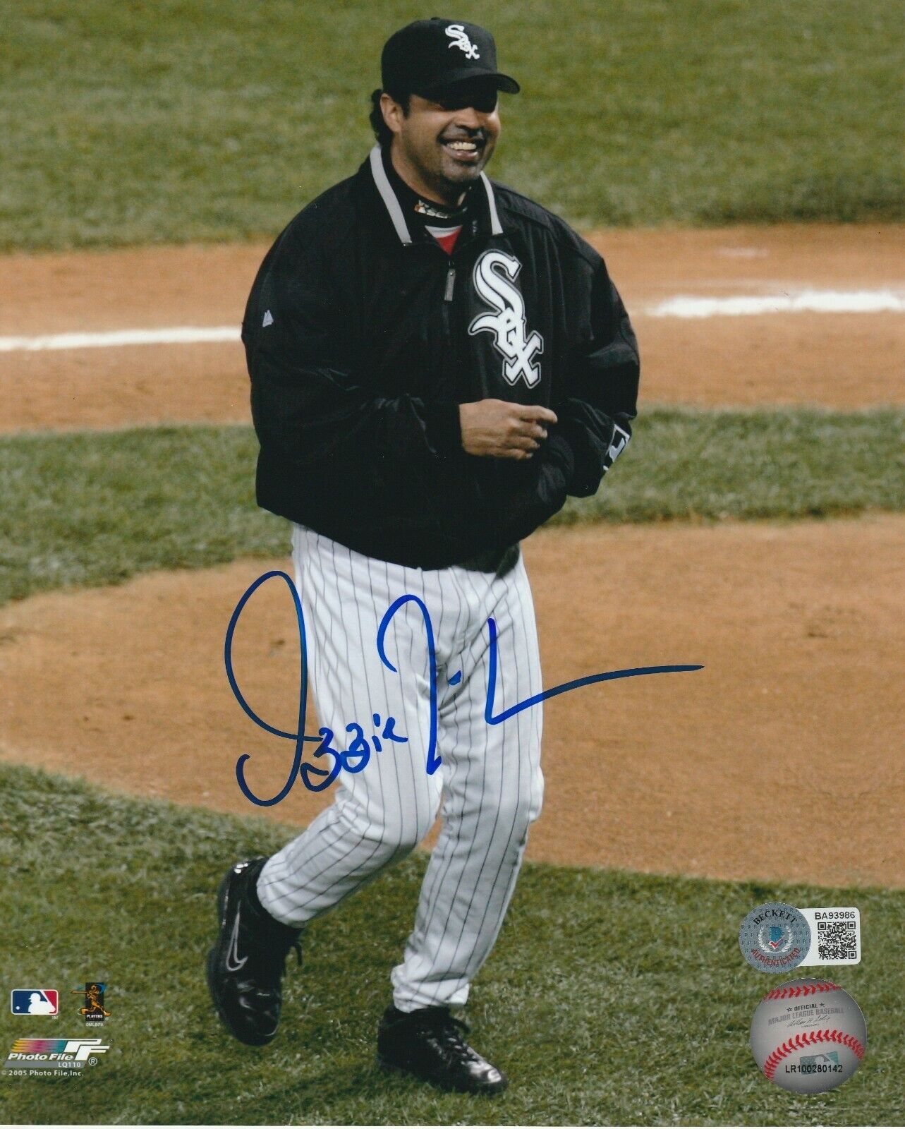 OZZIE GUILLEN Signed Chicago WHITE SOX 8x10 Photo Poster painting w/ Beckett COA (BAS)