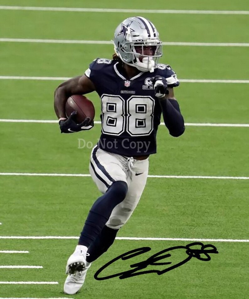 CeeDee Lamb Signed Photo Poster painting 8X10 Auto Autographed Dallas Cowboys