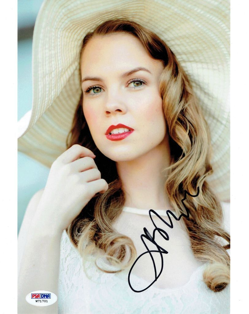 Abbie Cobb Signed Authentic Autographed 8x10 Photo Poster painting (PSA/DNA) #W71701